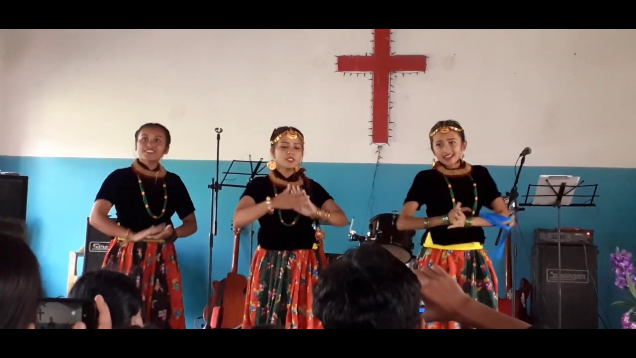 Basuri tiriri bajyo  Nepali christian dance  Navin Church Saktikhor Chitwan