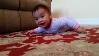 Eva Sophia almost crawling December 2016