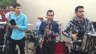 Video thumbnail of "Ritmo Bravo en el bautizo del Bravo"