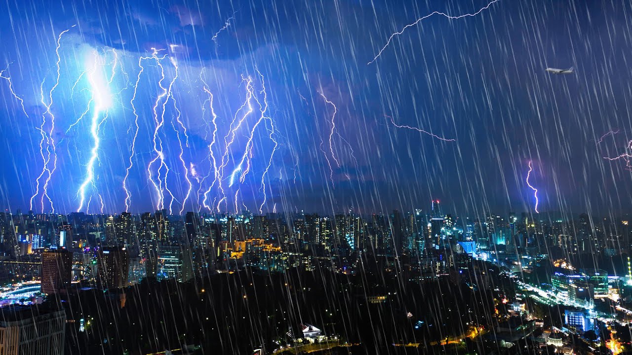 Vea el Cielo de Singapur en una Noche Tormentosa - Duerma Bien con ...