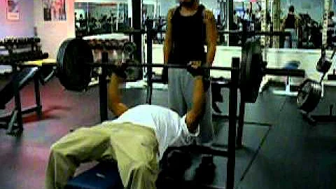 Marcus Lockett 250 reps Bench
