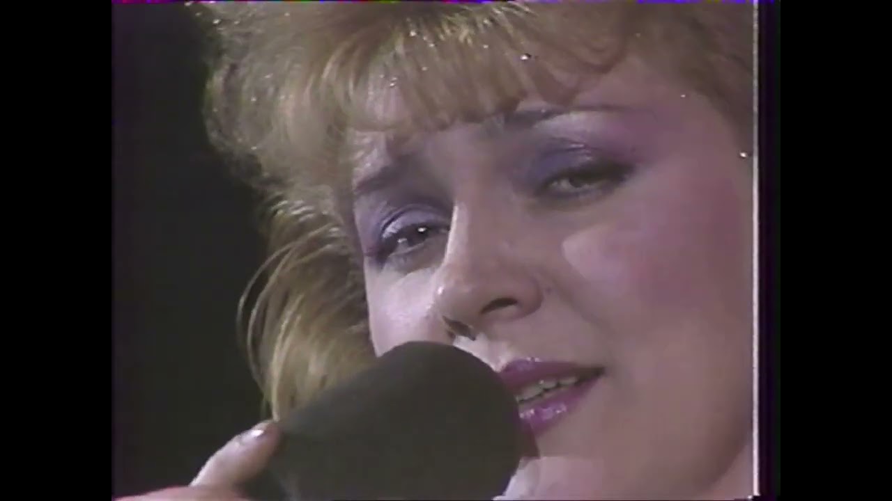 Лілія Сандулеса - Te aştept să vii (Чекаю, щоб ти прийшов)