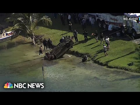 Police say around 30 vehicles found in Florida lake