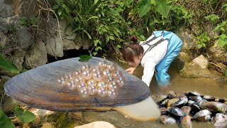 The Girl Discovers A Huge Mutated River Clam And Pursues The Mysterious Mystery Behind The Pearl