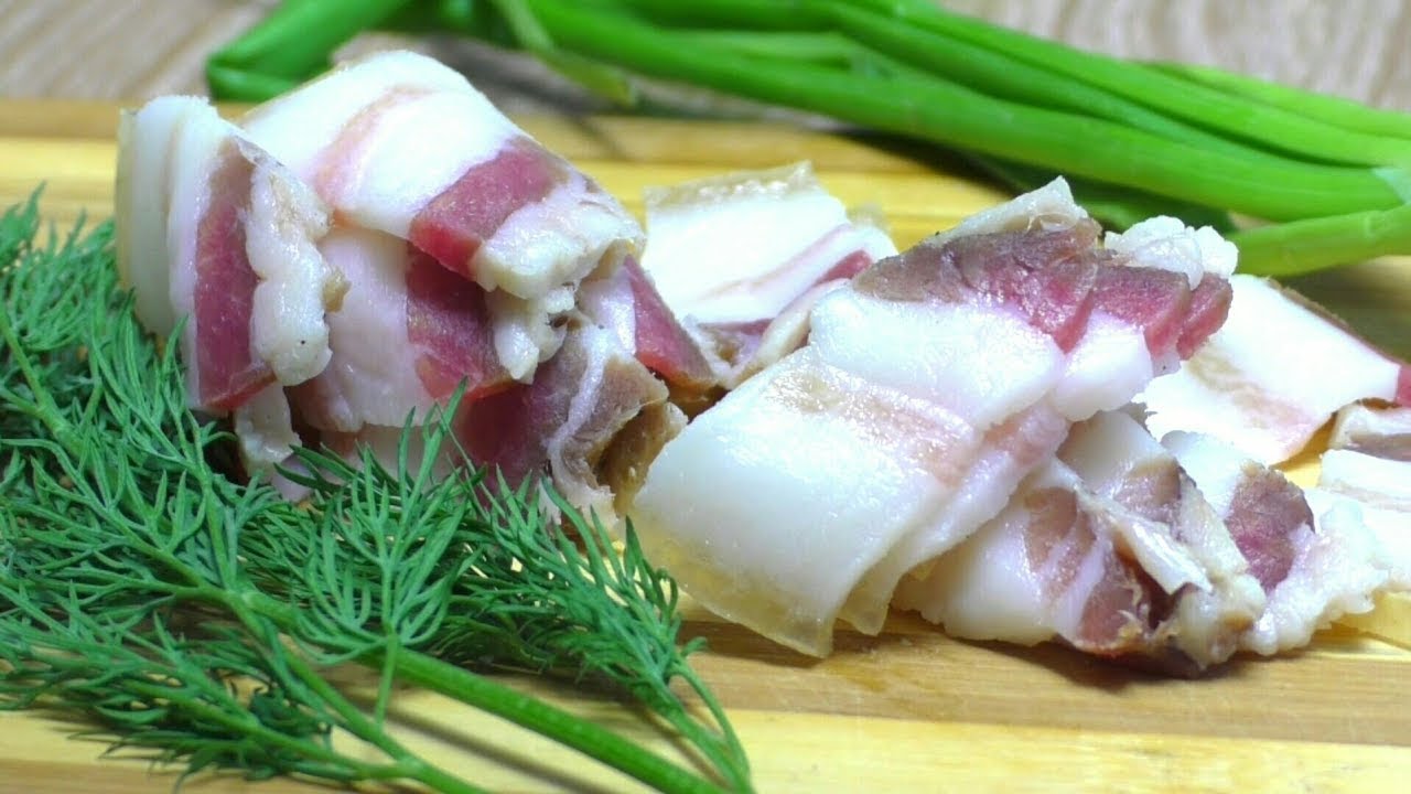 сало с прослойками. вкусно во рту тает. торт с яблочным кремом. сладкий хворост. девушка и мороженое.