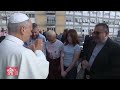 El Papa León XIV abandona el hospital Gemelli tras recibir el alta