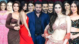 Download Lagu Celebrities Arrive At Nupur Sanon And Stebin Ben Wedding Reception | Hina Khan,Shivangi Joshi,Mohsin MP3