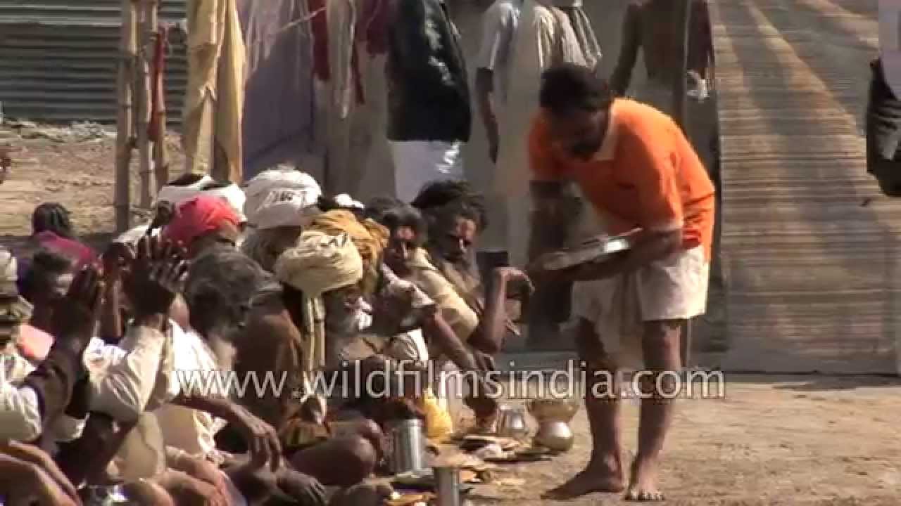 Group Of Sadhus Eat Food At Kumbh Mela Allahabad YouTube group-of-sadhus-eat-food-at-kumbh-mela-allahabad-youtube