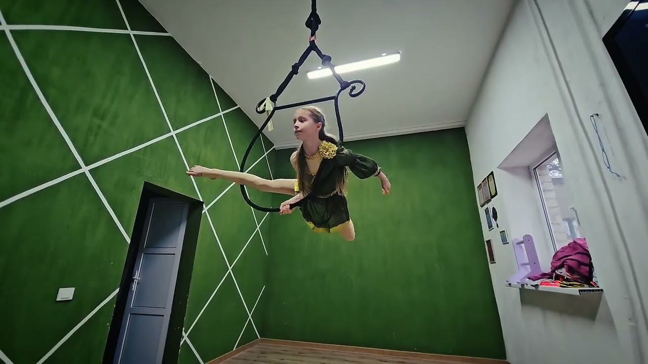 Підмогильна Олена. 