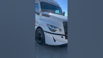 The New Freightliner Cascadia – What’s the Difference?