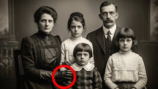 This 1915 Family Portrait Appears Perfect — Until Historians Zoom In on the Mother’s Glove