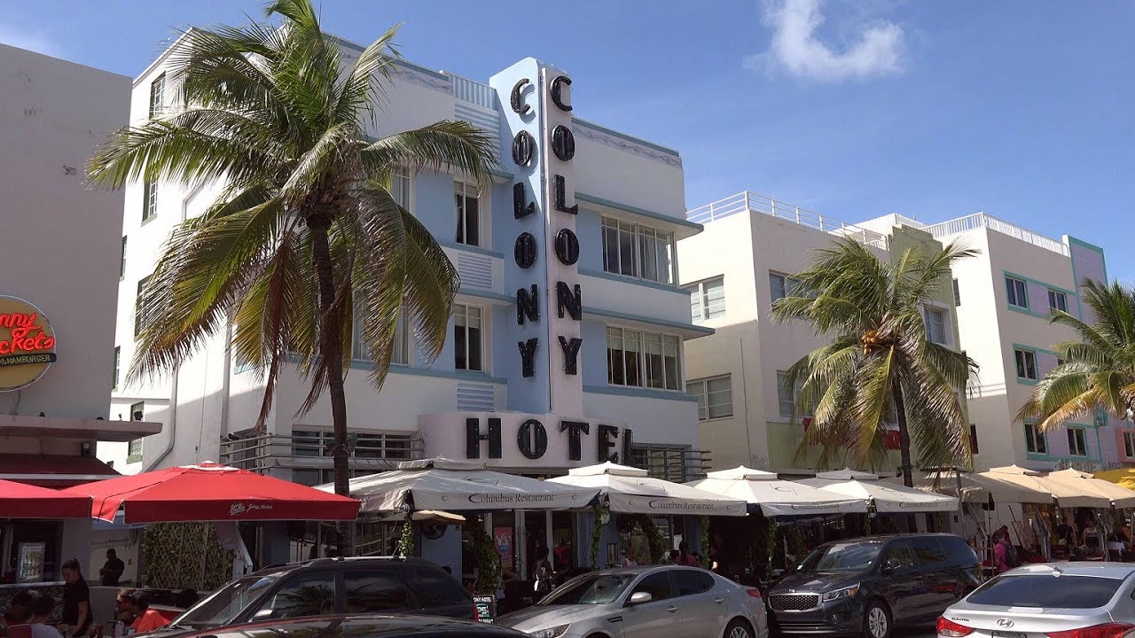 USA Florida - Miami Beach Ocean Drive & Collins Avenue Art Deco