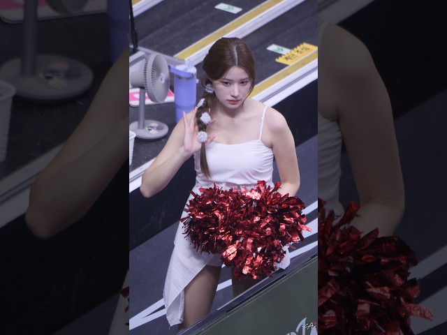 관중석 쳐다보는데 예쁨! 이예빈 치어리더 #kt소닉붐 #Shorts
