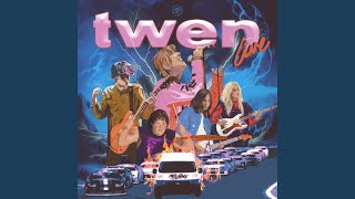 Feeling In Love From The Waist Down - Live '22