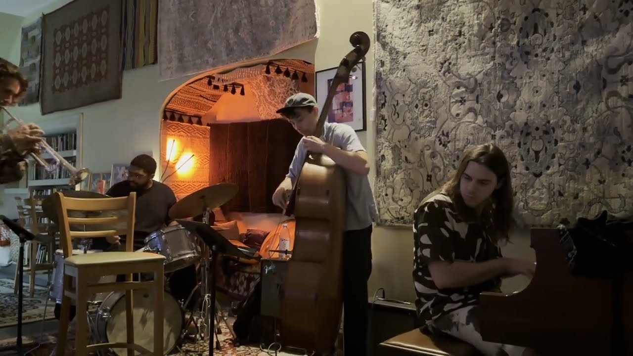Tony Glausi - 2024-08-15 - Piano Solo & Bass Solo | tendency - Cafe Ornithology - Set 2 adlı videoyu YouTube'da izle Tony Glausi - 2024-08-15 - Piano Solo & Bass Solo | tendency - Cafe Ornithology - Set 2 adlı videoyu YouTube'da izle