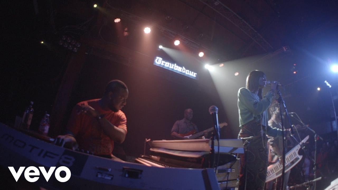 Robert Glasper Experiment - Calls (Robert Glasper Experiment: Live) ft. Algebra Blessett Robert Glasper Experiment - Calls (Robert Glasper Experiment: Live) ft. Algebra Blessett