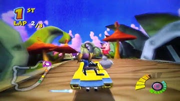 Crash Tag Team Racing: Track and the Beanstalk Gameplay