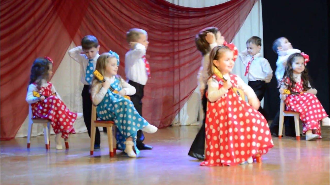 танец девочки фабричные. танец девочки фабричные. танец девочки фабричные. танец девушки фабричные школа. танец девочки фабричные в детском саду с балалайками.