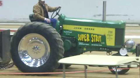 Tractor pull John Deere 730