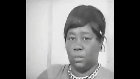 Witness Acquilla Clemons says 2 men at Officer Tip...