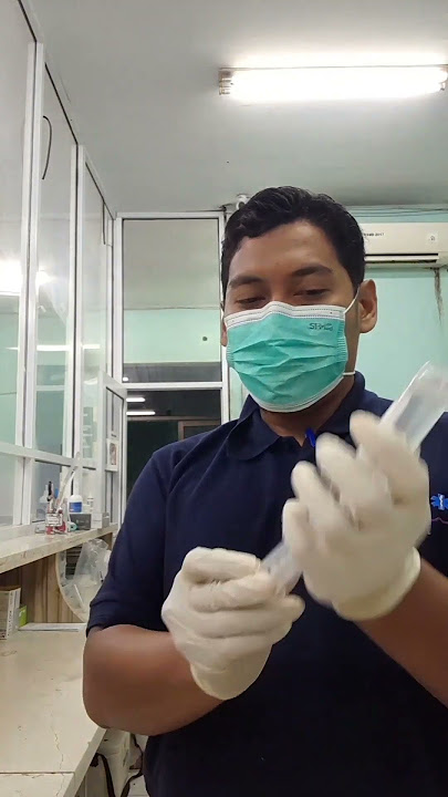 Persiapan Pasang kateter pada pasien laki-laki di IGD Rumah sakit
