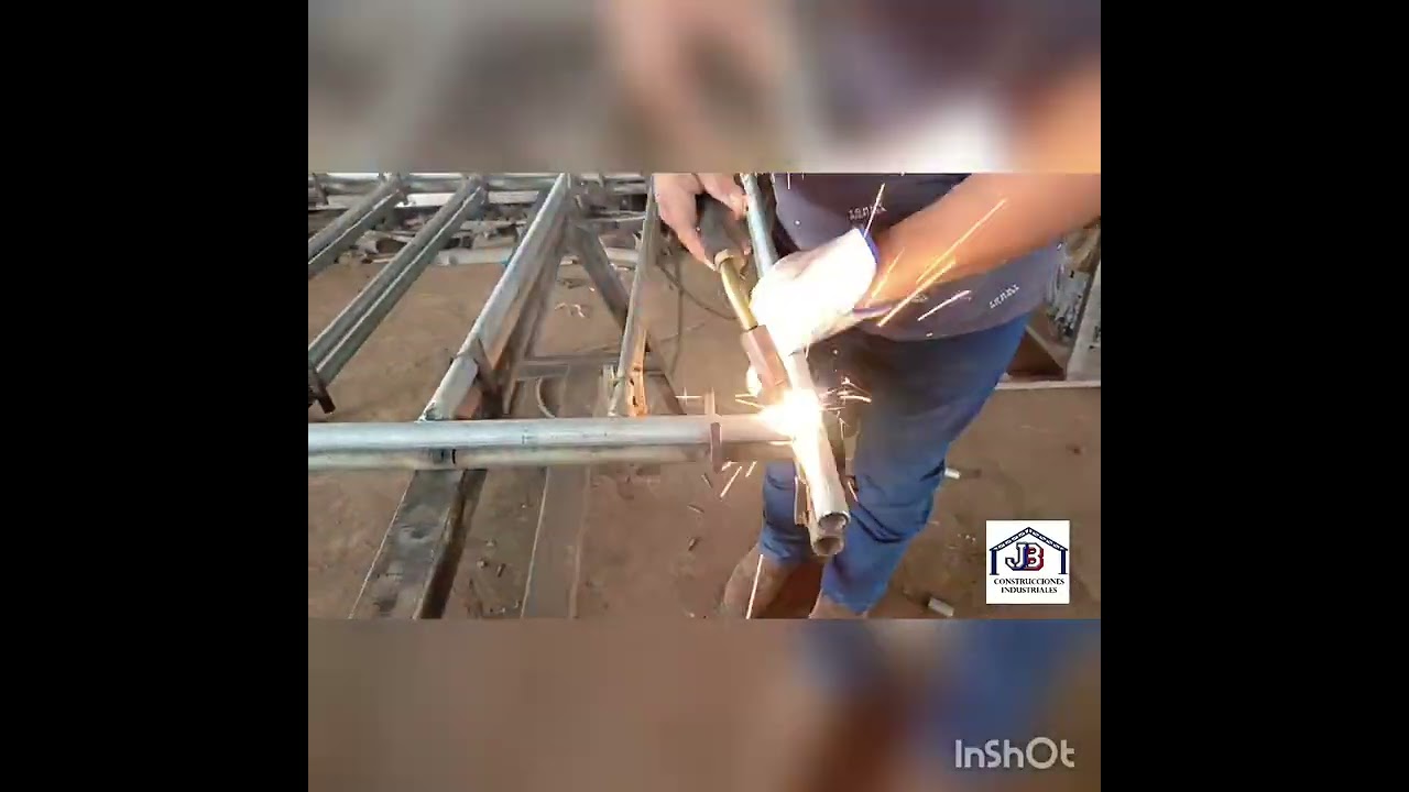 Como se hacen las jaulas de gestación en tubería galvanizada..... procesó.