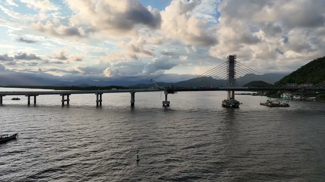 Com trecho estaiado quase pronto e 160 vigas lançadas, Ponte de Guaratuba atinge 91% de execução