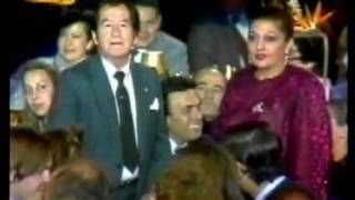 Juanito Valderrama le canta a LOLA FLORES en su homenaje 1985