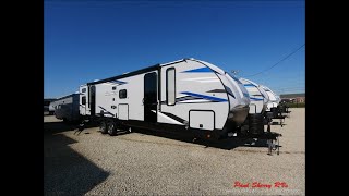2021 Cherokee Alpha Wolf - Great Travel Trailer - Sleeps 10 People - Under 7000LBS! by How RVs Work 14,859 views 3 years ago 11 minutes, 8 seconds