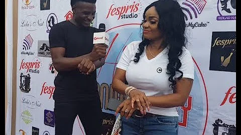 Iyabo Ojo dance shaku shaku with Gboahtv crew as she takes picture with slay mamas