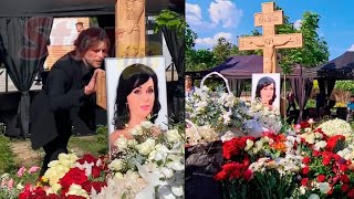 Петр Чернышев заплакал на могиле Анастасии Заворотнюк и поцеловал крест