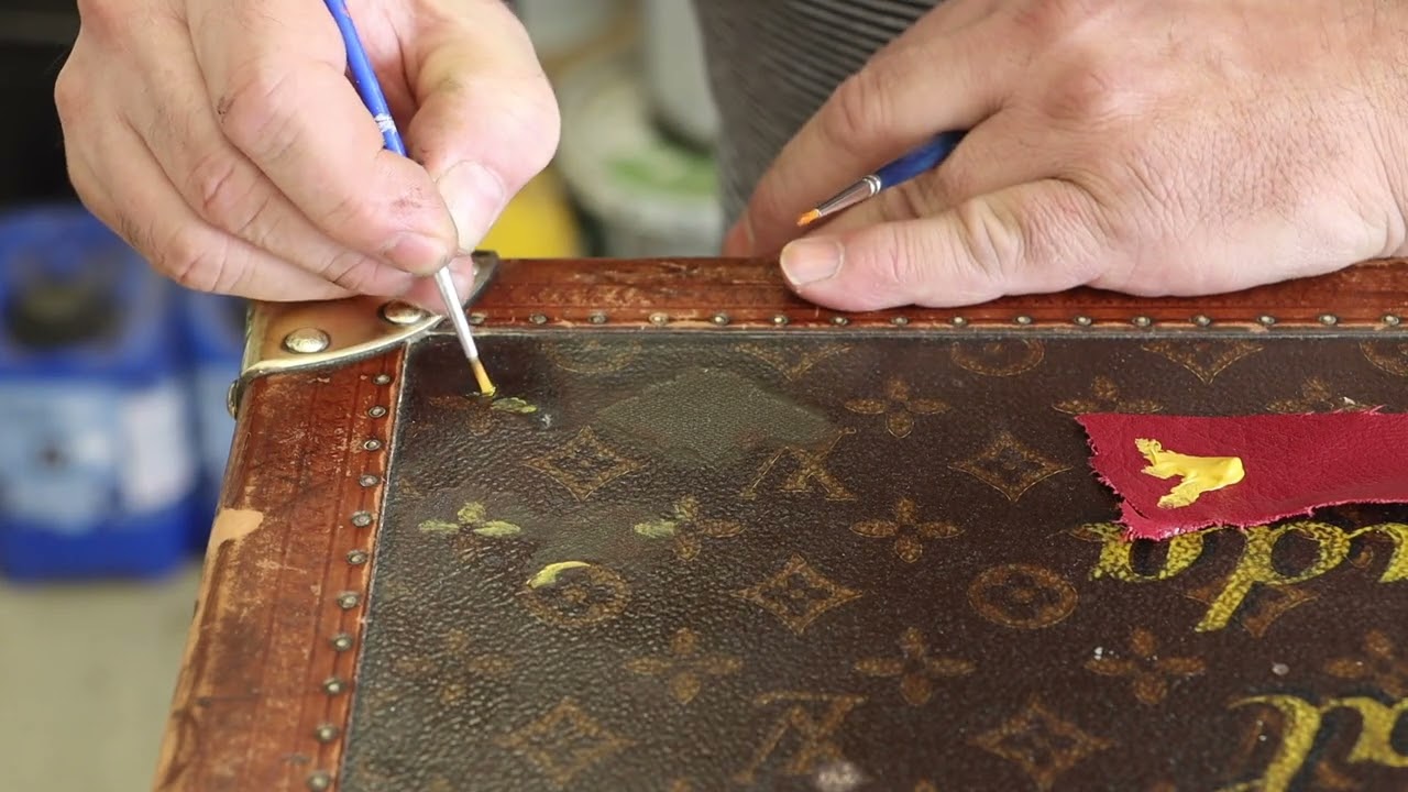 Sold at Auction: Louis Vuitton wallet, light brown l