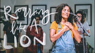 "ROARING LIKE A LION" | Phyllis Unkefer & Cageless Birds | 18 INCH JOURNEY Worship Moment chords