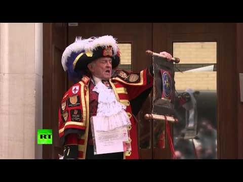 Videó: Elizabeth Királynő Veszélyben Van Charles Herceg Pozitívumáért?