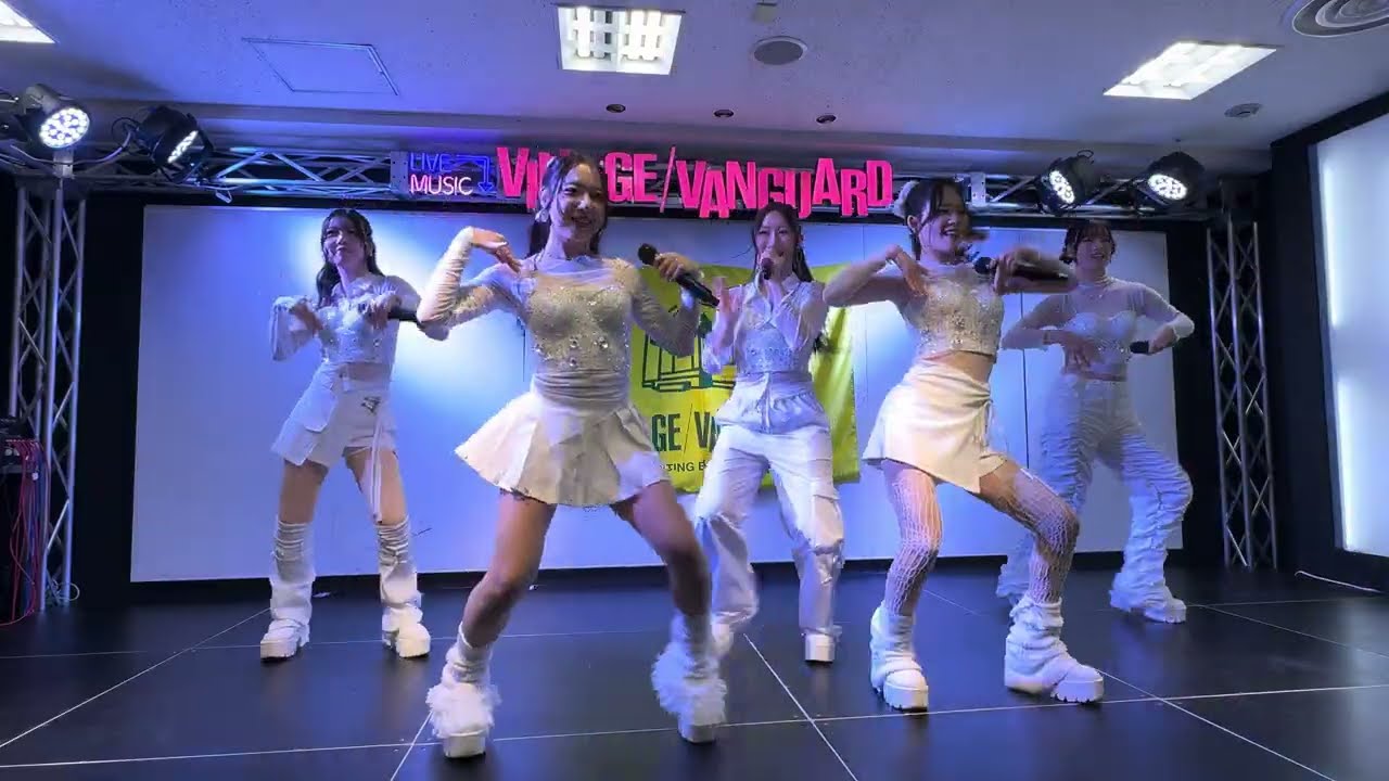 2FACE 『Girls Night Out』 2026/02/05 リリースイベント @ ヴィレッジヴァンガードさっぽろ東急店