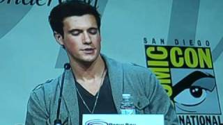 WonderCon 2011: Falling Skies Panel (1 of 2)
