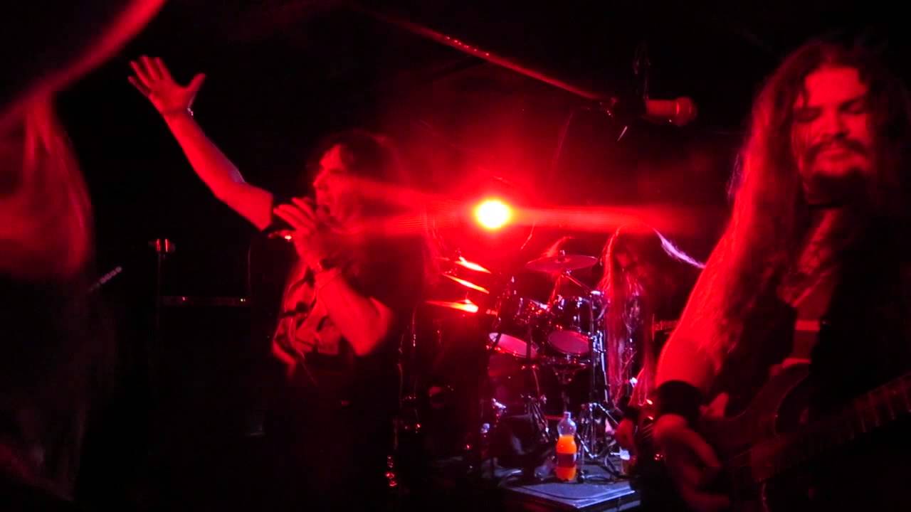 Ver Blitzkrieg - Pull The Trigger (Live) en YouTube Ver Blitzkrieg - Pull The Trigger (Live) en YouTube