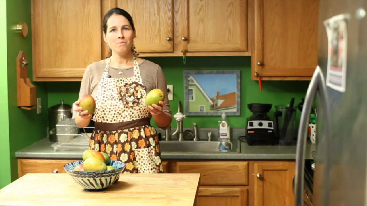 How to Pick a Ripe Mango - YouTube