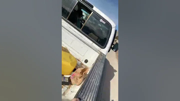 4” Straight piped 2000 f350 powerstroke with an axle dump and 8” tip