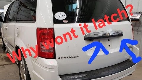 Chrysler Town and Country, rear hatch won