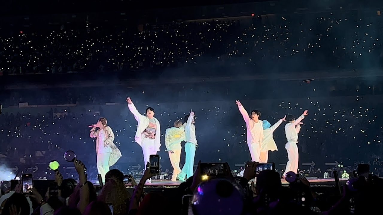 BTS - Dynamite @ Permission to Dance SoFI Stadium LA Day 2 (11/28/21)