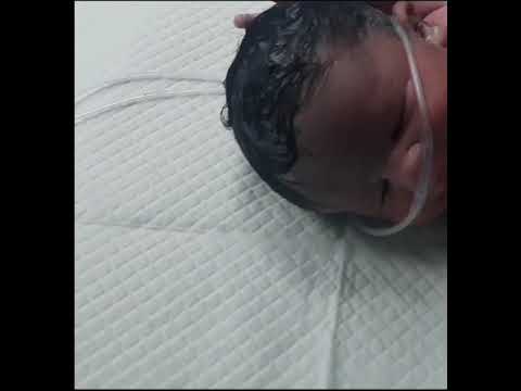 البيبي الاسود بنولد ابيض بالاول سبحان الله