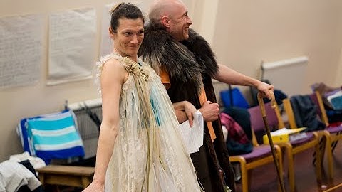 Synopsis | As You Like It | Royal Shakespeare Company