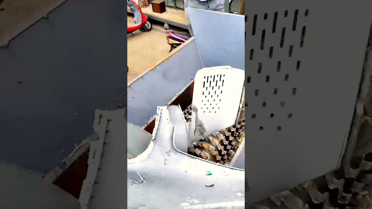 Scrap metal shredding machine, multifunctional shredding machine