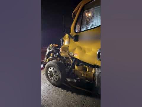Anyone else with a Freightliner have this issue 😂 - YouTube