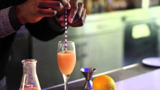 How to Make a Bellini : Mixology Tips