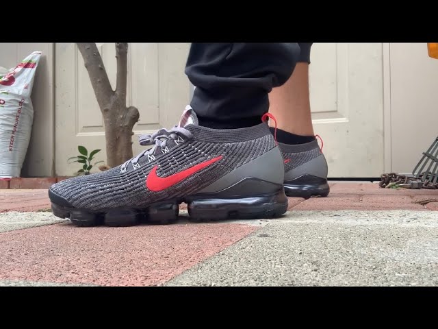 vapormax track red