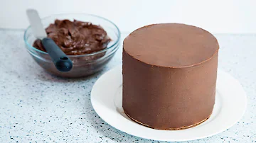 How do you store a cake with ganache?
