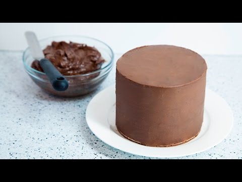 HOW TO COVER A CAKE WITH CHOCOLATE GANACHE