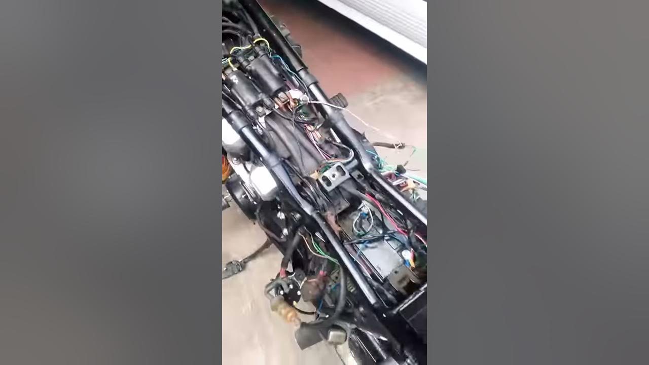 Electrical Service Honda Magna 750 - YouTube
